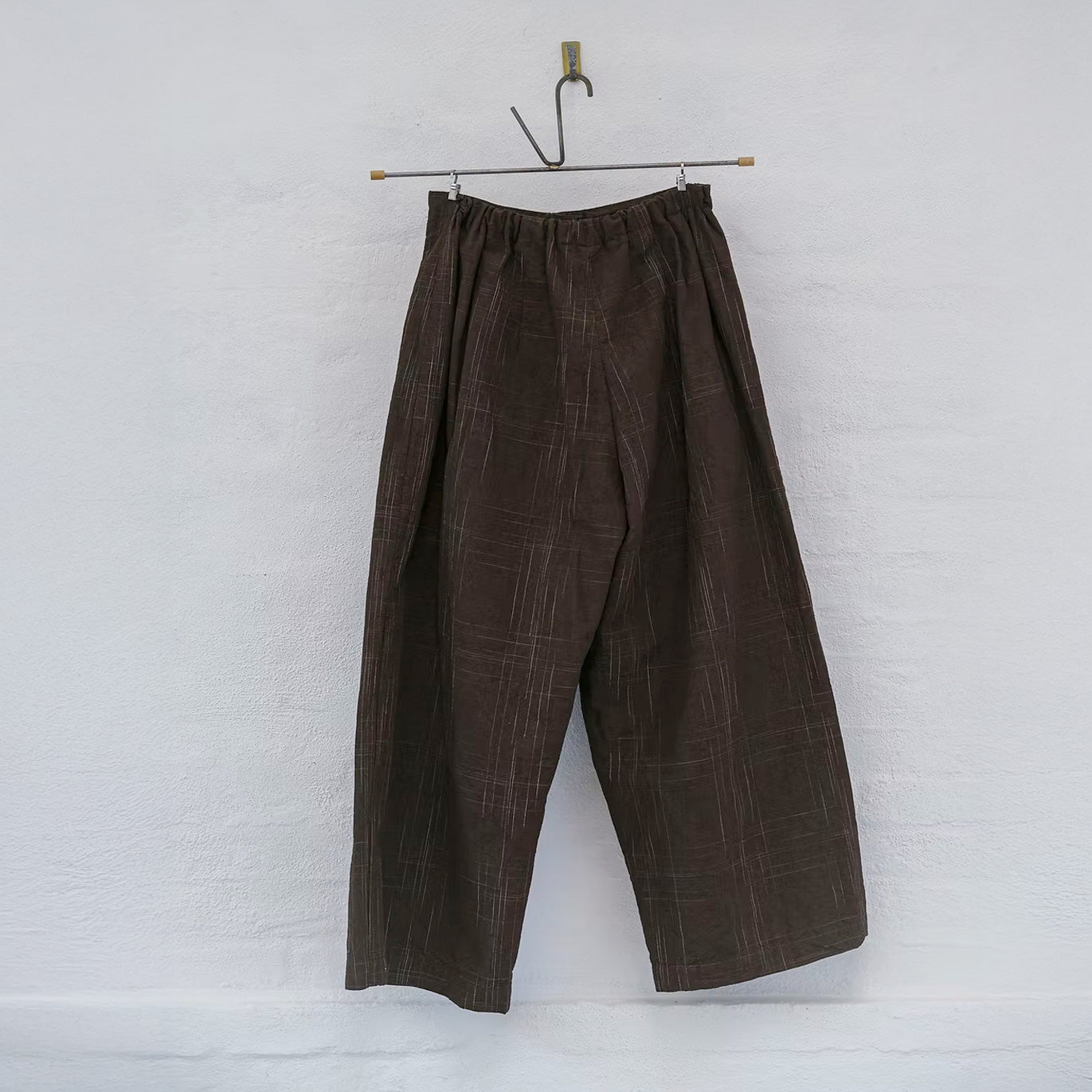 H+ HANNOH WESSEL brown wide-leg cropped Poppy pants on hanger